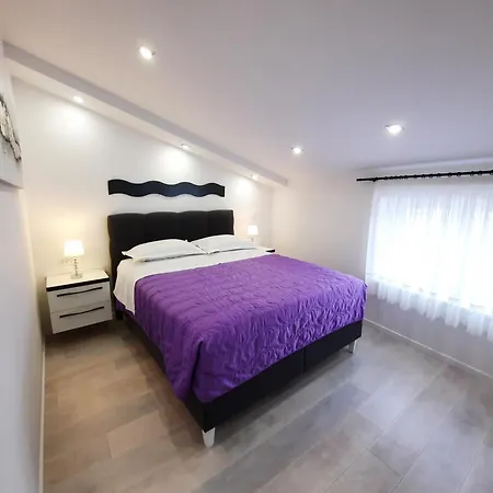Apartment Alfa *