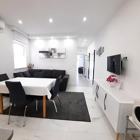 Alfa Apartment *