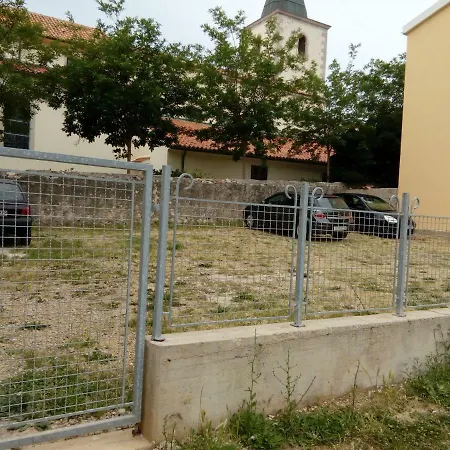 Apartment Alfa *