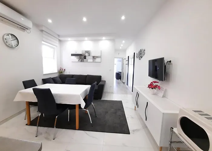Alfa Apartmán *